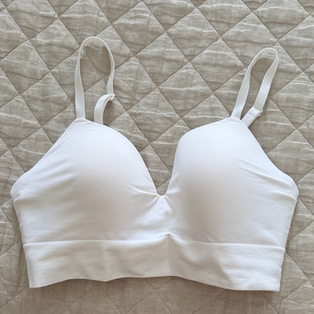 Elegant White Wireless Bra